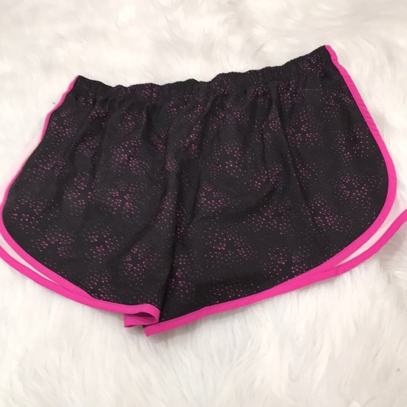 🌸Nike Shorts - Picture 2 of 3